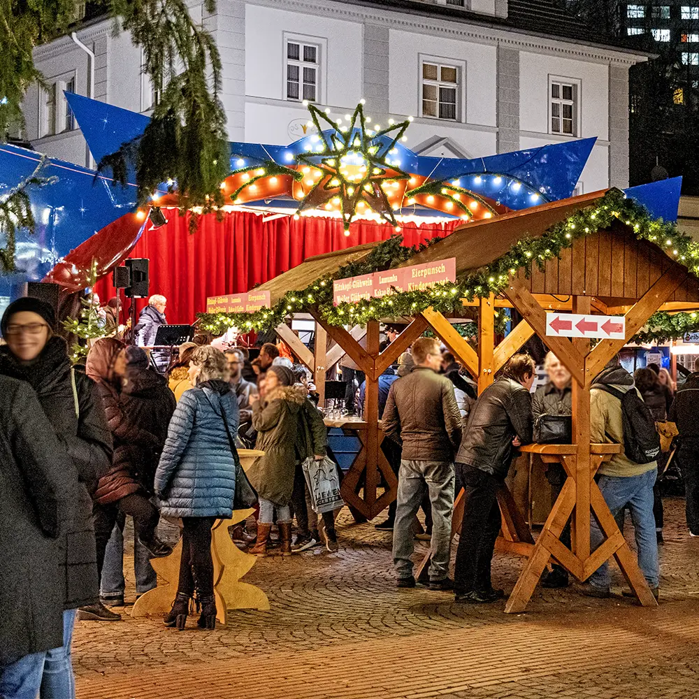 Weihnachtsmarkt Bergisch Gladbach: Blick auf die Bühne