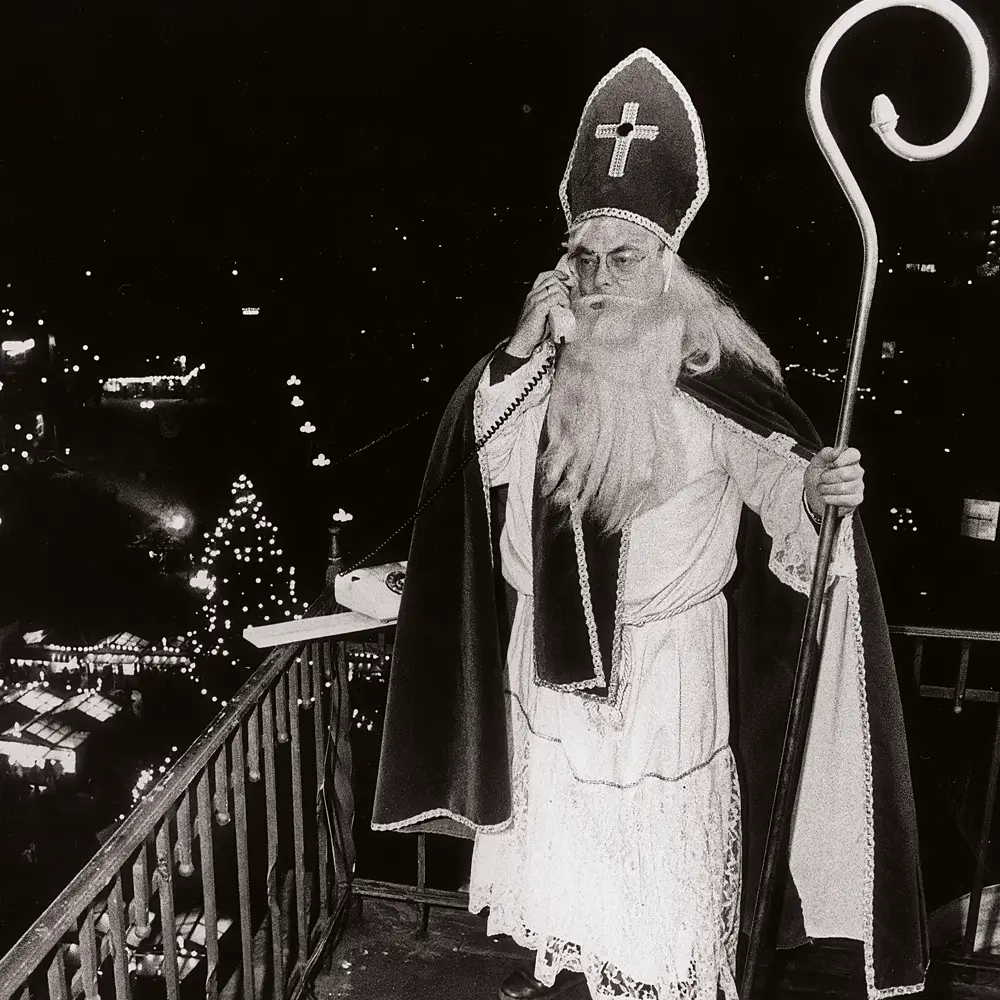 Heinrich Stümper als Nikolaus auf dem Rathausturm
